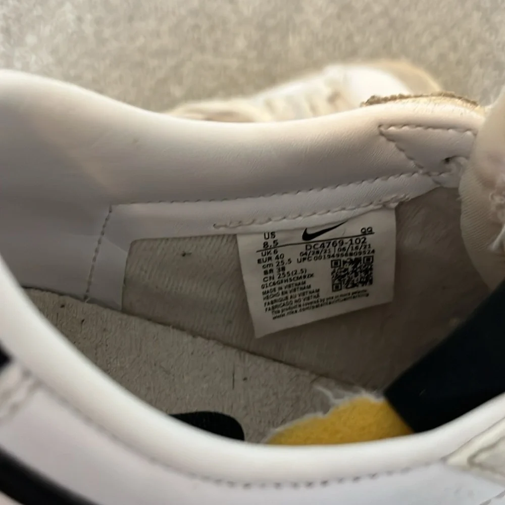 GENTLY USED Nike Blazer Low '77 Women's Shoes | Size 8.5 | Color White - Picture 8 of 8